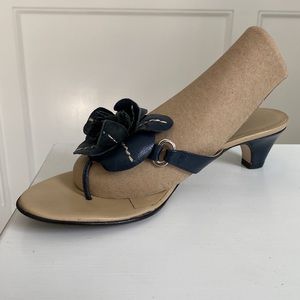 Sandals leather kitten heel